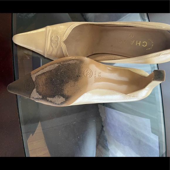 VINTAGE CHANEL leather heels - Picture 3 of 6